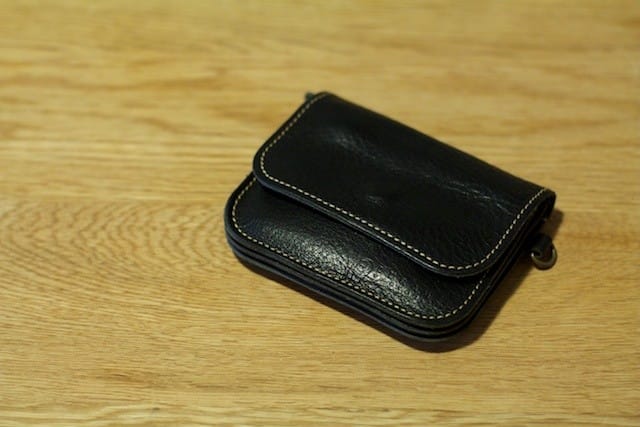 便利なプルタブ付きの革財布(動画編)