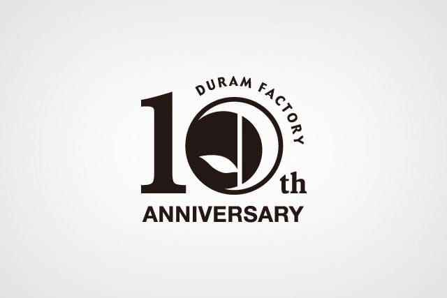 10週年ロゴ入りレザーパッドプレゼント!