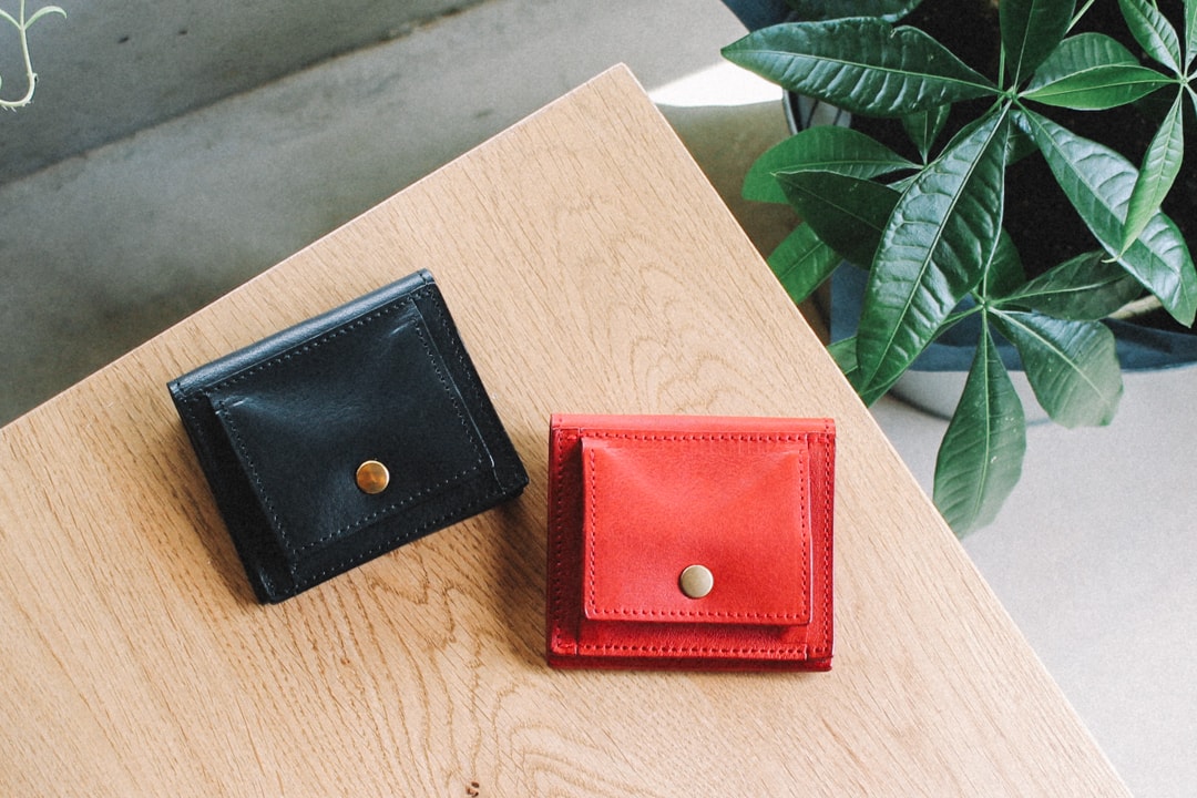 コンパクトな二つ折り財布
