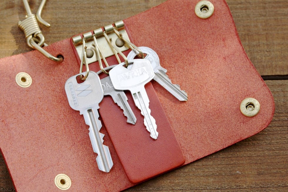 フック付き革製キーケース 革財布 革小物のduram Factory