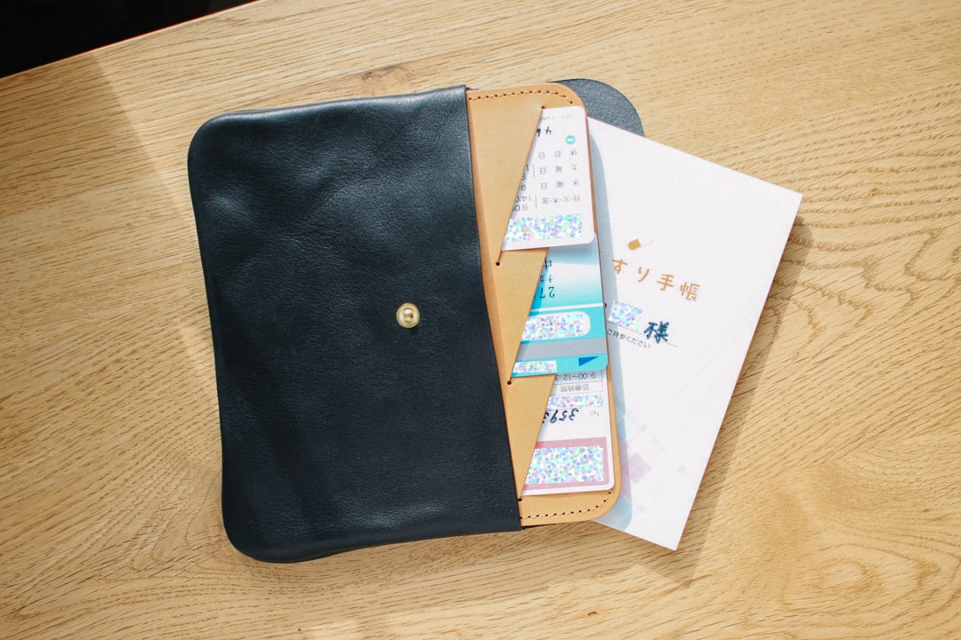 DURAM フラップポーチA6 - 革財布・革小物のDURAM FACTORY